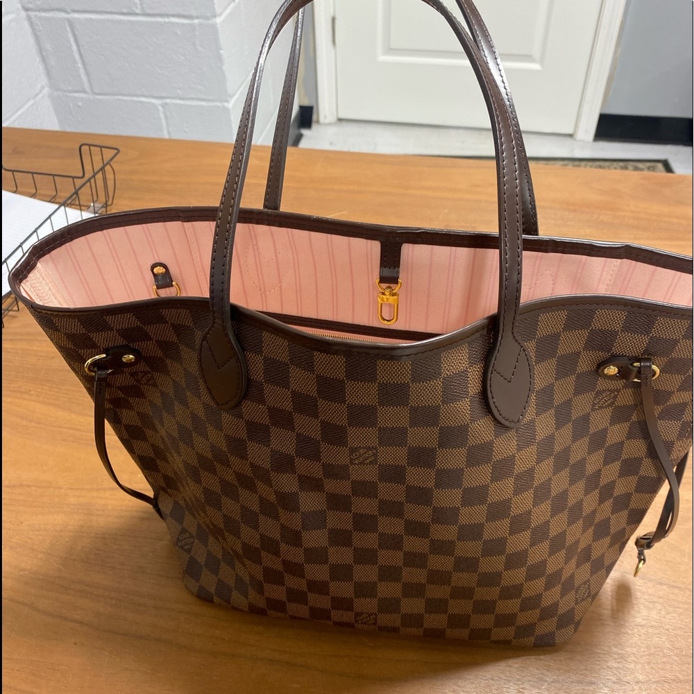 Louis Vuitton Never Full Pink